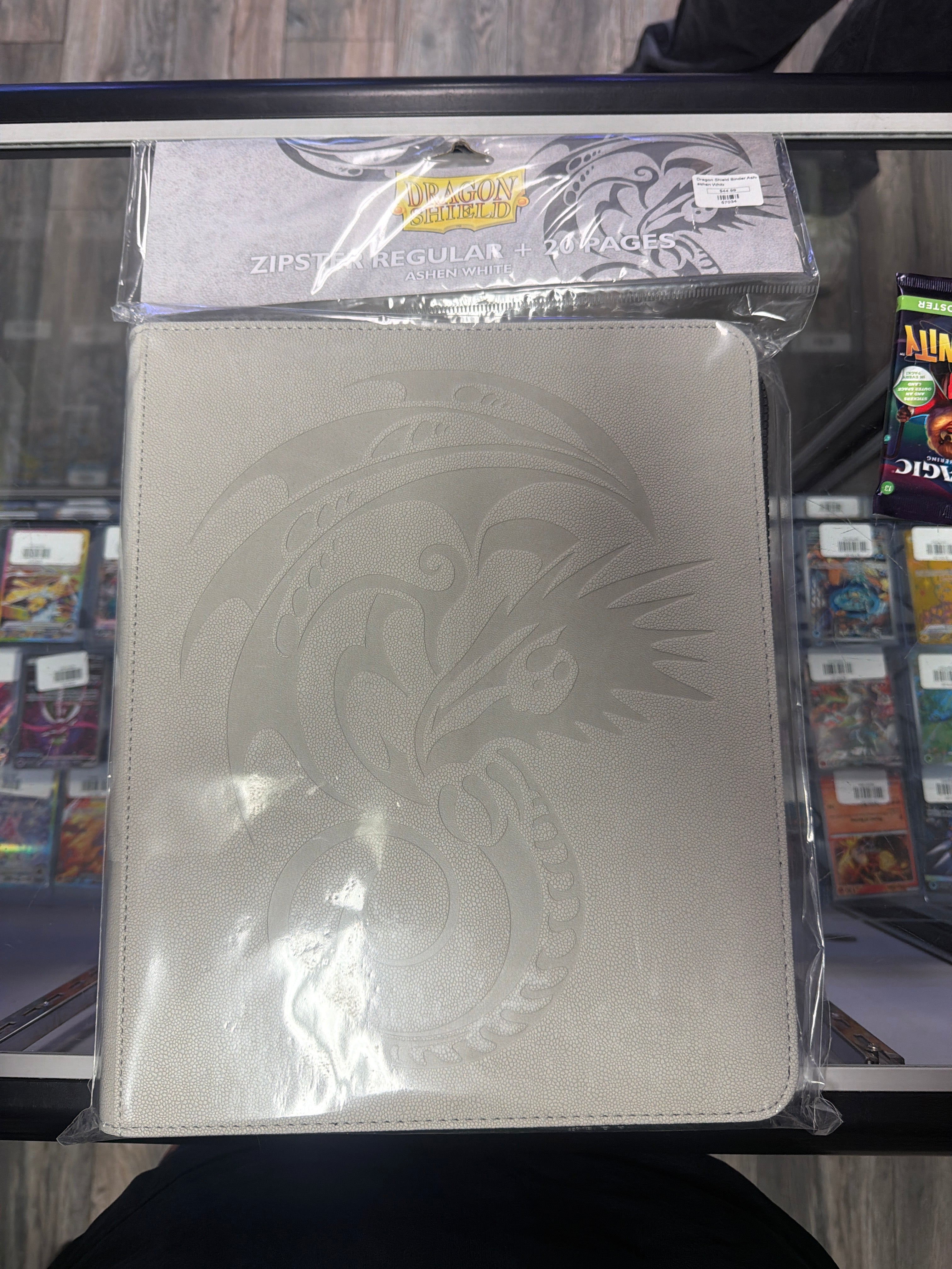 Dragon Shield Zipster Regular + 20 pages